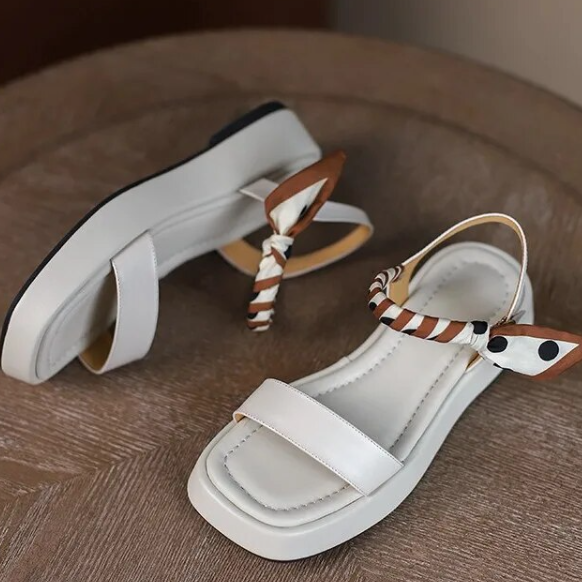 Sandalias / Colores disponibles