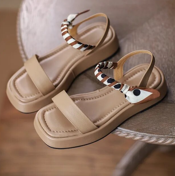 Sandalias / Colores disponibles